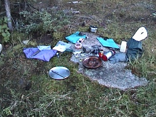 Campingküche am Boden
