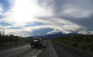 Alaska Highway in Richtung Haines Junction